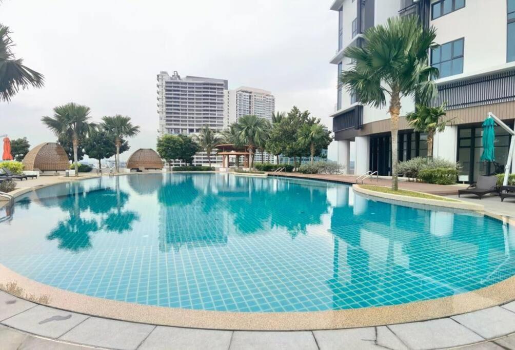 C0704 Almas Suite Seaview & Netflix Stay Nusajaya  Extérieur photo